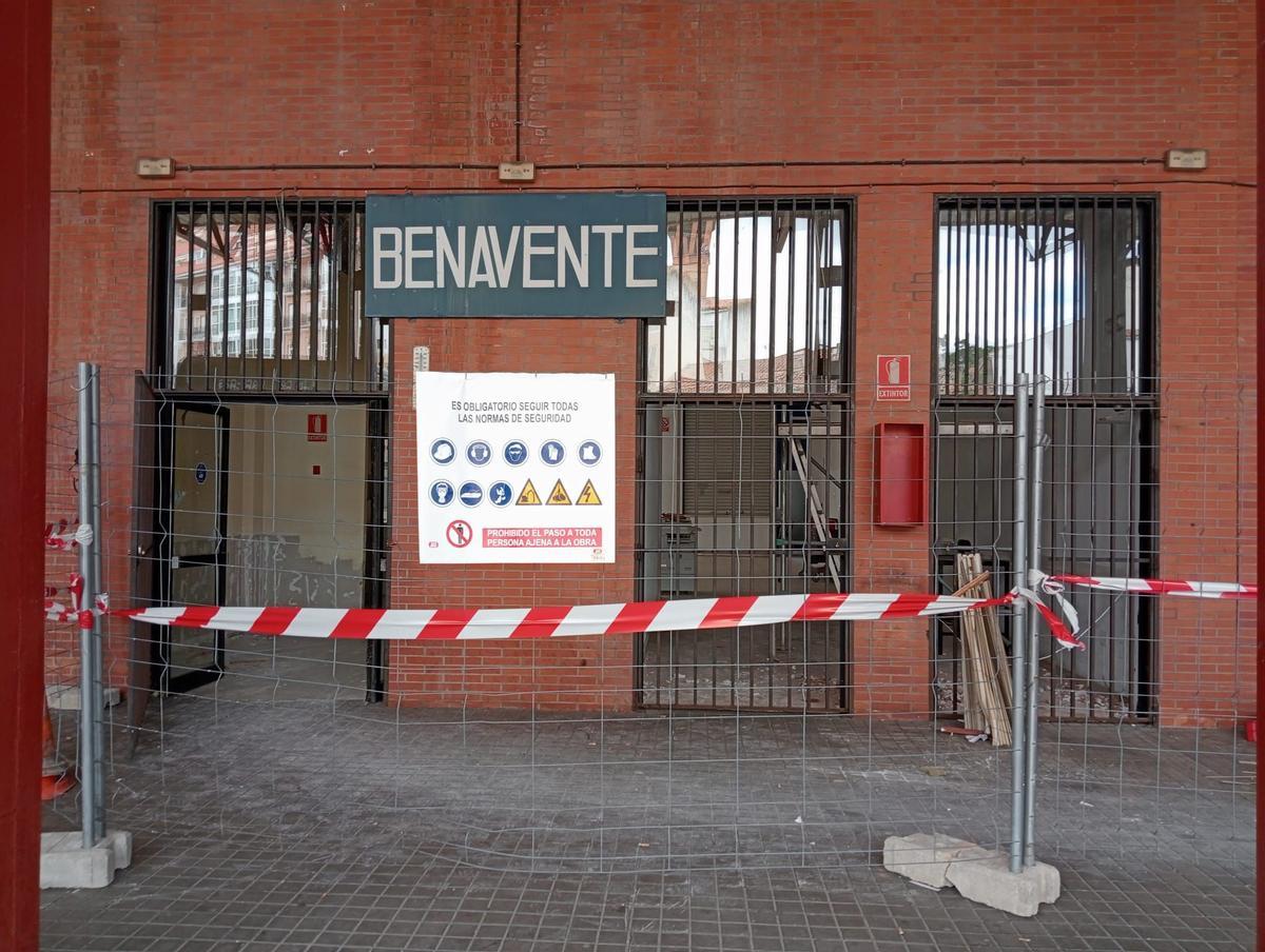 Otra imagen de la zona de la dársenas en obras en la estación de autobuses.