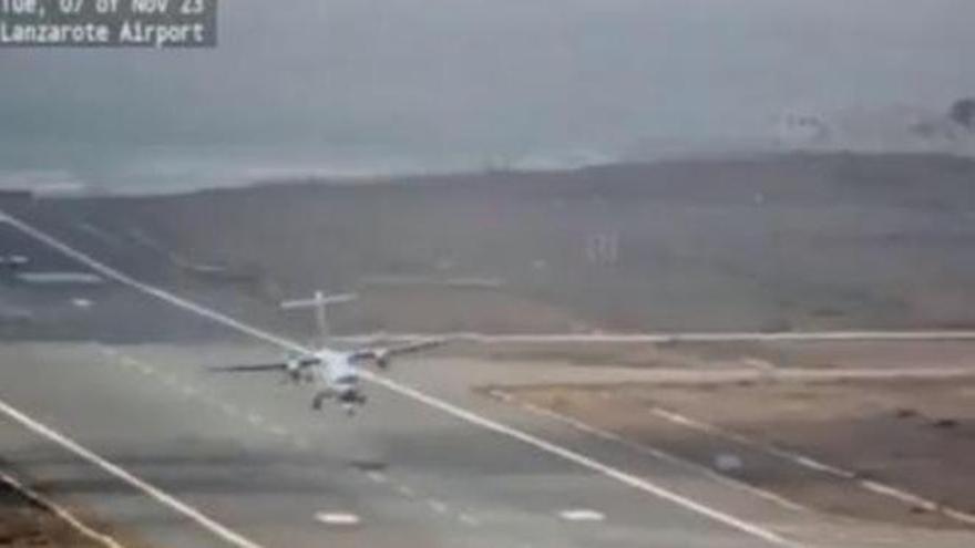 Vídeo: Aterratge d&#039;infart d&#039;un avió a Lanzarote a causa de fortes ventades