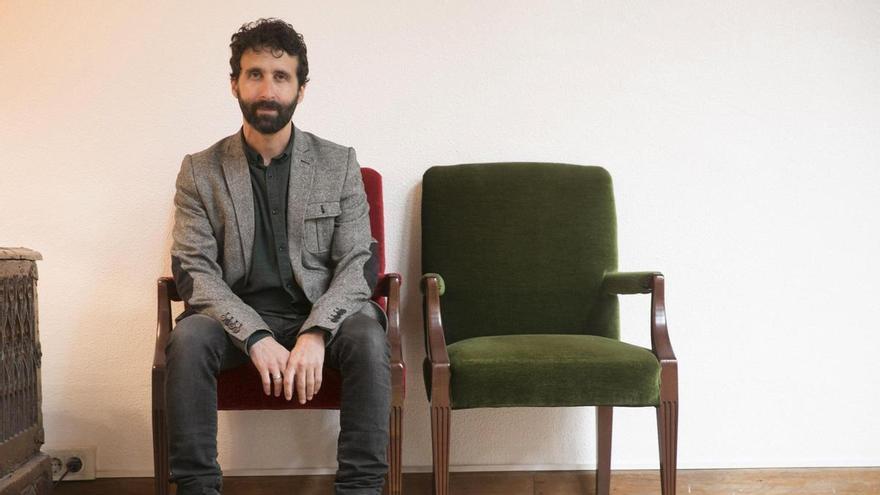 Pablo Remón, traductor de "Viejos tiempos", este viernes en el Palacio Valdés: "El teatro no se acaba nunca, es algo donde yo siempre tengo la sensación de ser un principiante"