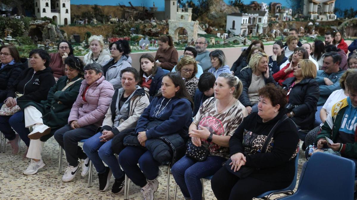 La crisis de mortandad empuja a medio millar de mariscadoras gallegas a cobrar el «paro», cuatro veces más que hace un año