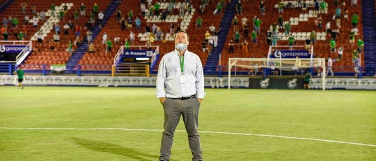 José María Tapia, tras el último ascenso del Villanovense a Segunda B.