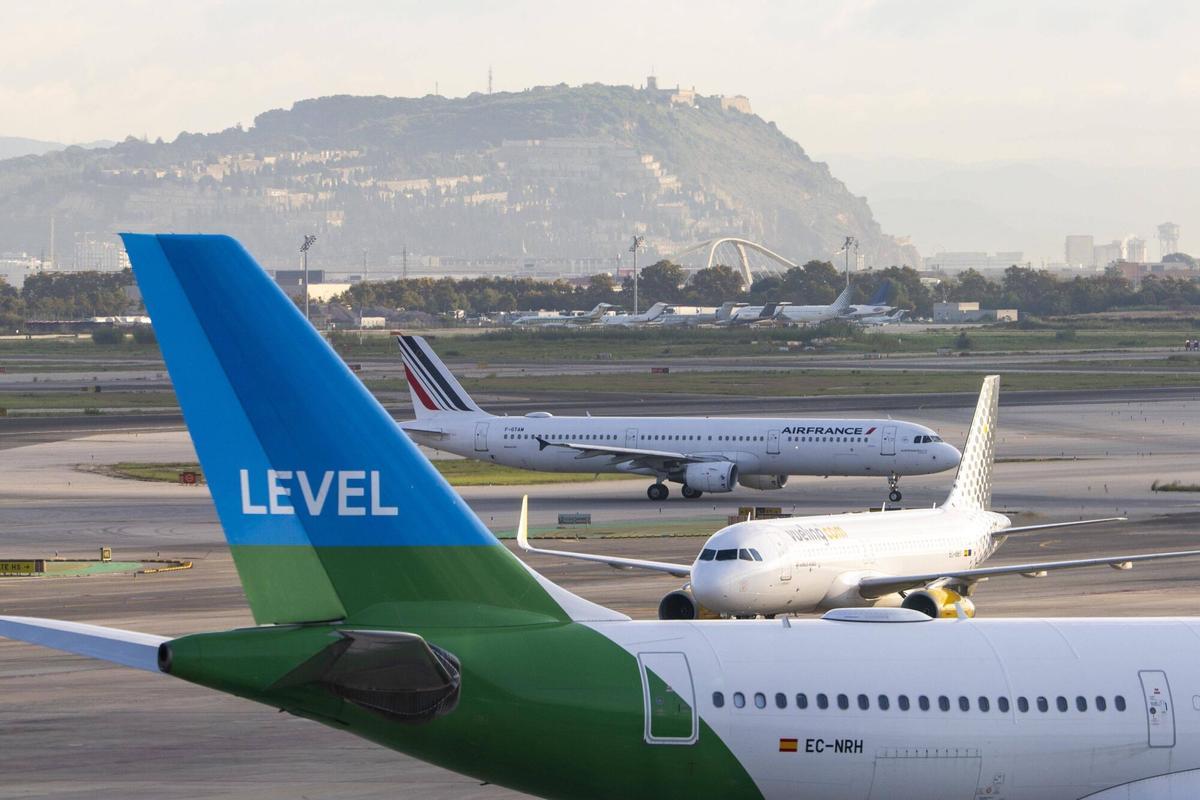 Un avión de Level en el aeropuerto de Barcelona-El Prat.