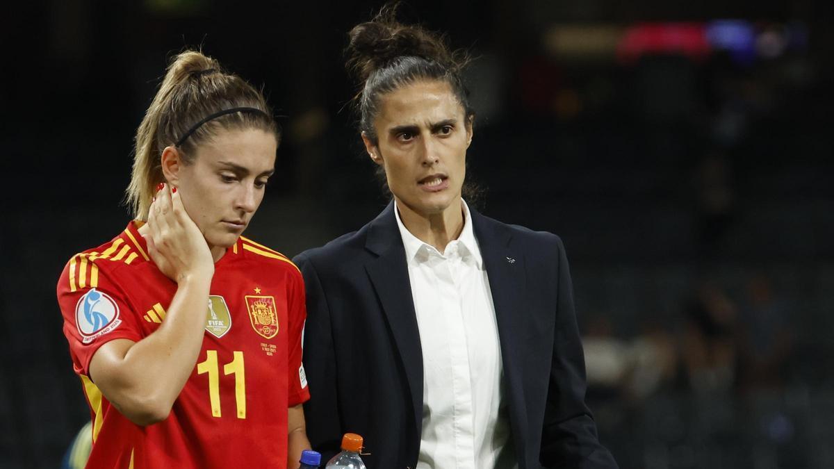 Alexia Putellas y Montse Tomé
