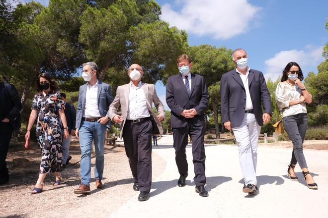Puig anuncia inversiones para desdoblar la CV-95 entre Bigastro y San Miguel y 16 millones para que los 27 ayuntamientos de la Vega Baja financien obras contra inundaciones