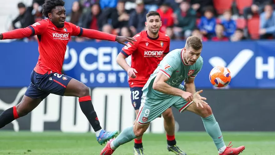 Osasuna se aprovecha de otro esperpento del Atlético a domicilio