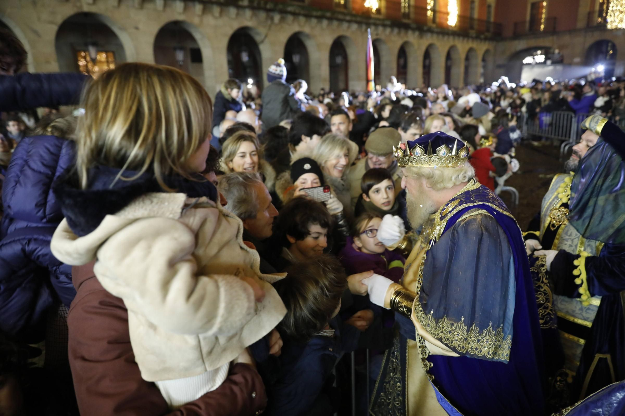 En imágenes: Así fue la cabalgata de Reyes en Gijón