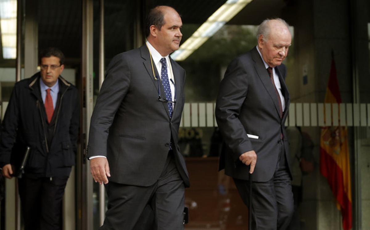 Carles Sumarroca i el seu fill Carles surten de l’Audiència Nacional després de declarar pel ’cas Pujol’, el novembre passat. Carles Sumarroca i el seu fill Carles surten de l’Audiència Nacional després de declarar pel ’cas Pujol’, el novembre passat.