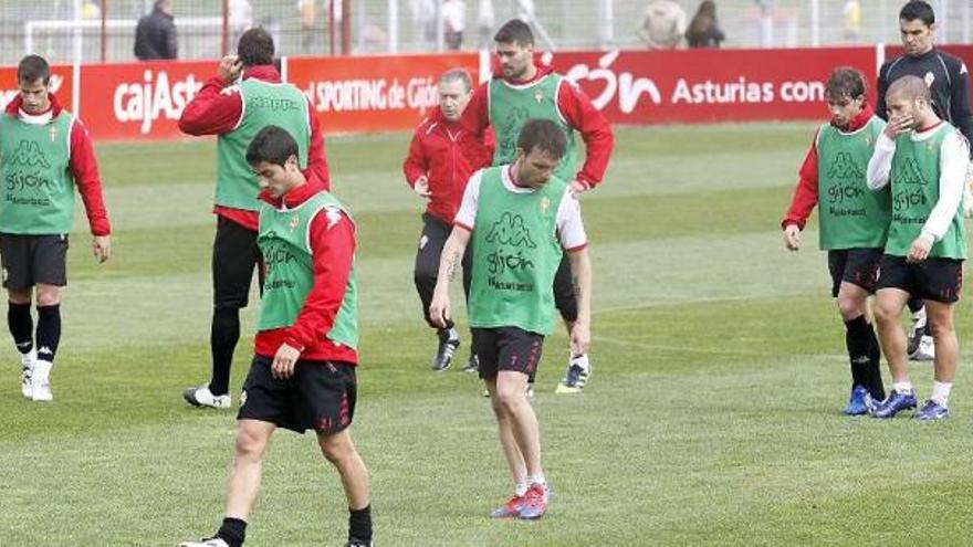 Con peto verde, parte del teórico equipo titular para el sábado en Getafe.