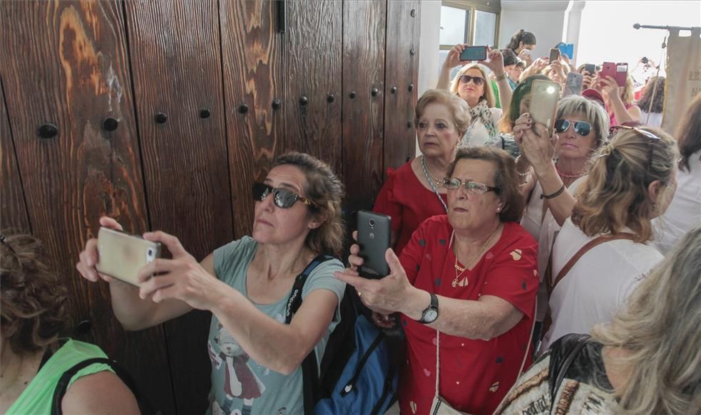 Bajada de la patrona de Cáceres a la ciudad