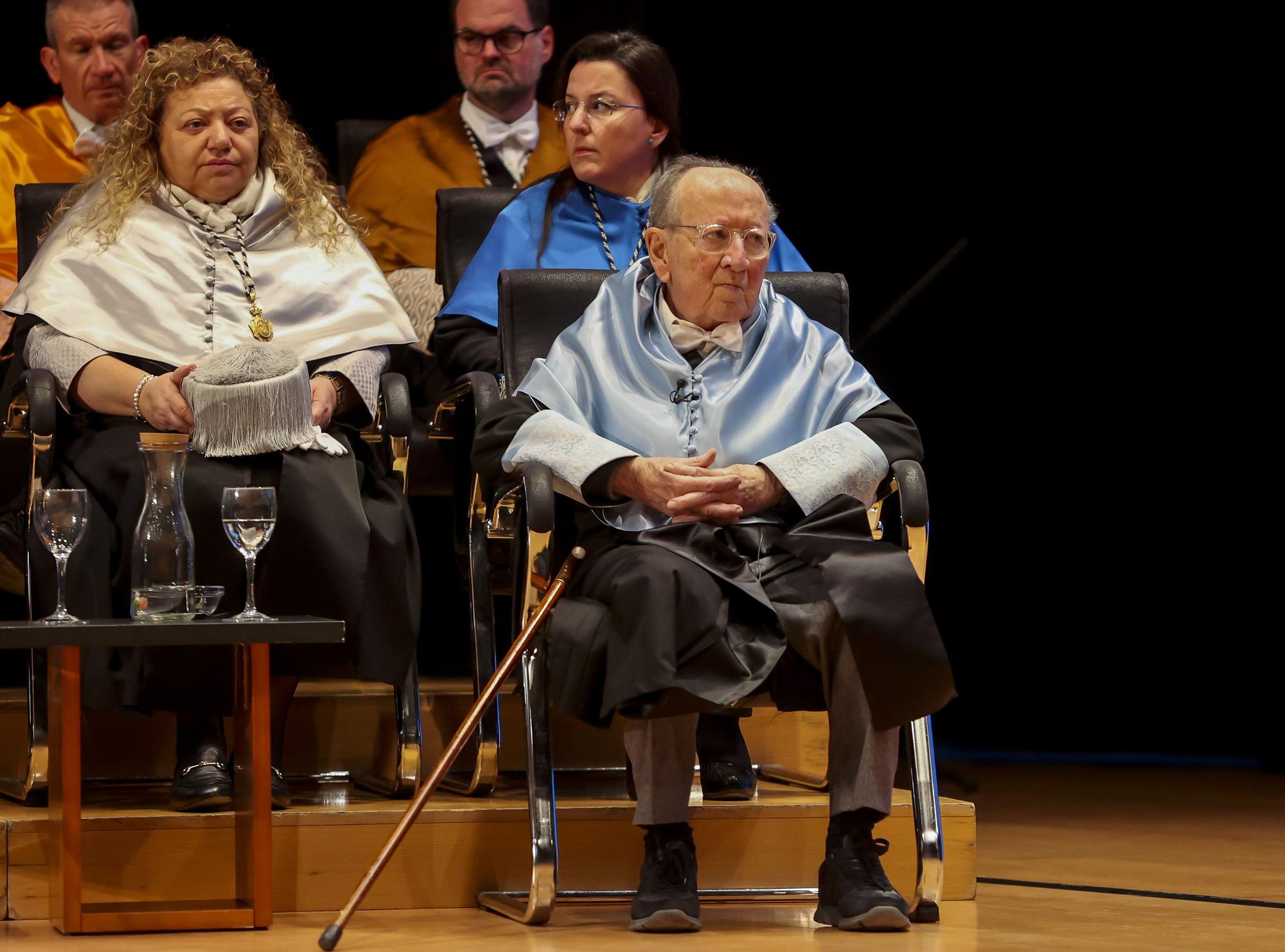 SANTO TOMAS AQUINO HONORIS CAUSA JOAN FRANCESC MIRA Y PREMIOS EXTRAORDINARIOS DE DERECHO EN PARANINFO