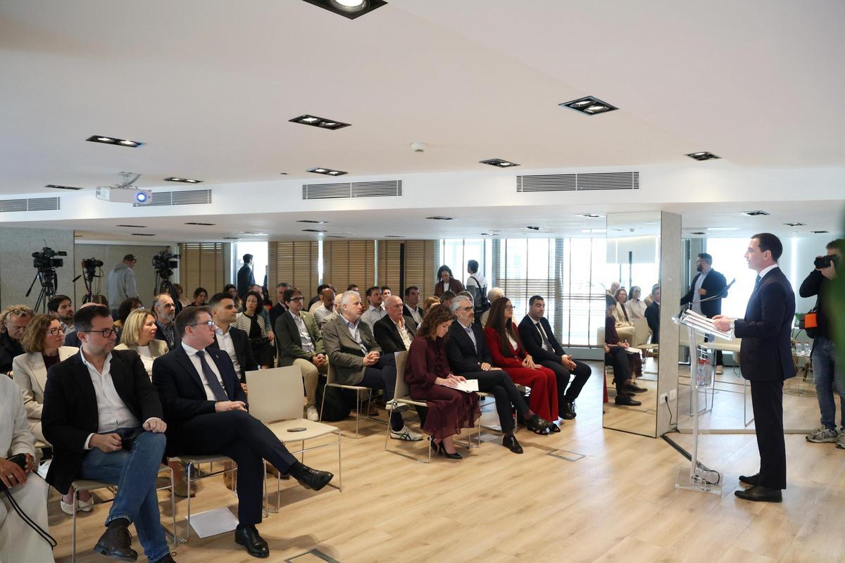 Llorenç Galmés anunció el viernes en Palma la retirada de 8.000 anuncios de alquiler turístico ilegal de la plataforma Airbnb