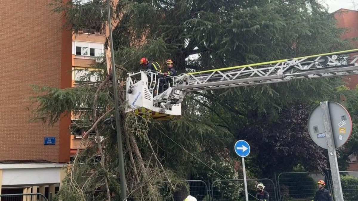 Fuerte tormenta azota el sur de Madrid: más de 400 incidencias, varios heridos y daños materiales.