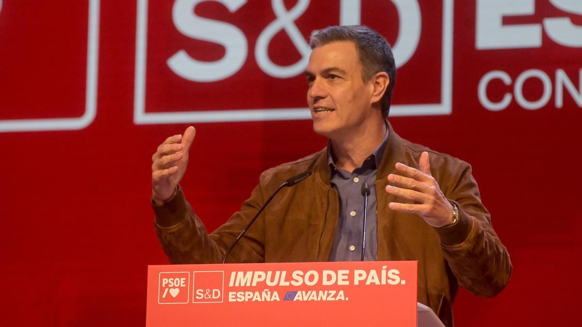 El presidente del Gobierno, Pedro Sánchez, interviene durante la clausura de la convención política del PSOE en A Coruña (Galicia).