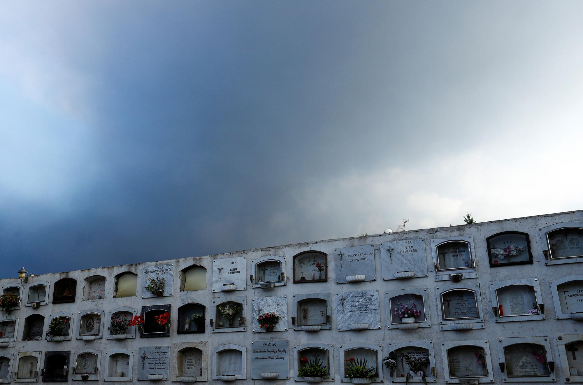 La ceniza cubre La Palma