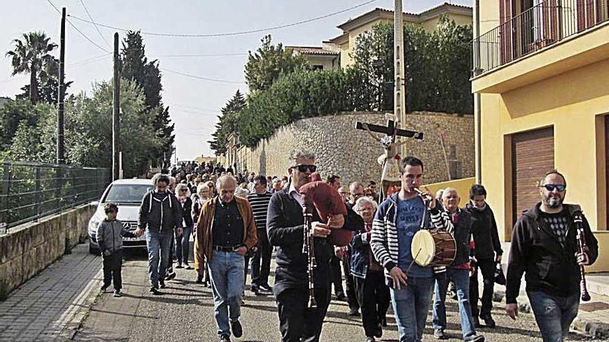 Campanet celebra la &#039;Baixada del Sant Crist&#039; a Sant Miquel