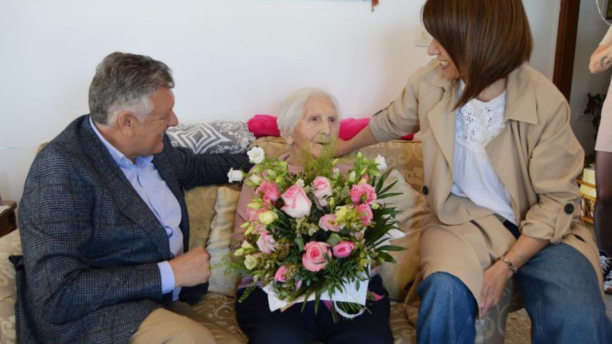 Consuelo García, vecina de Sanxenxo, celebra sus 104 años