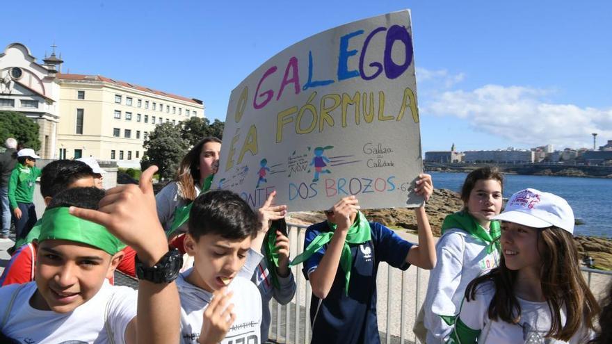 Escolares de A Coruña en el Correlingua 2019, en mayo.