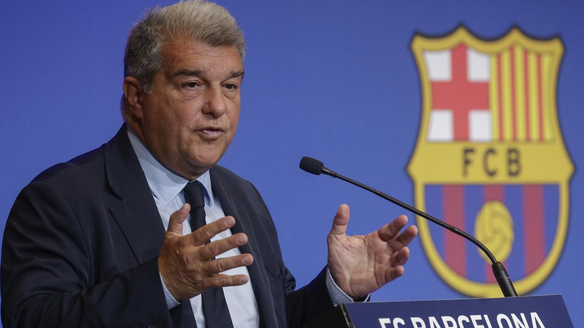 El presidente del FC Barcelona Joan Laporta informa sobre la financiación  para ejecutar las obras del Espai Barça