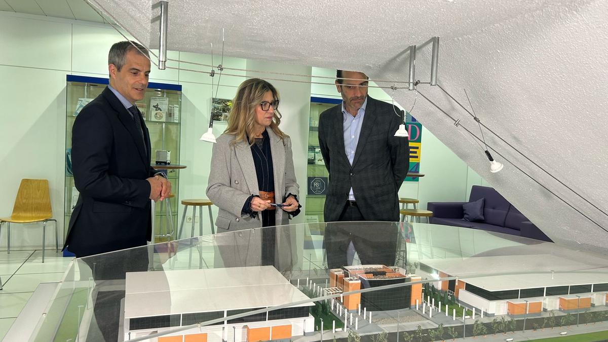 Javier Martínez, Mar Vaquero y Daniel Rey, este miércoles en las instalaciones del CEEI Aragón de Zaragoza.