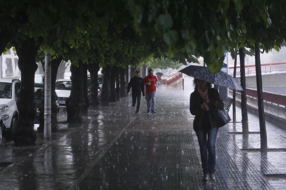 Una forta tempesta deixa 30 litres en una hora en a Girona