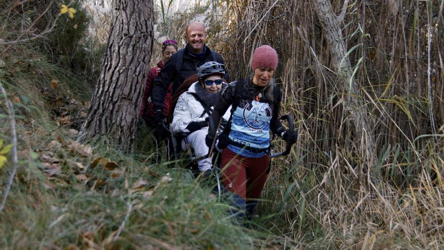 Montañas accesibles para personas con discapacidad gracias a la Associació Comtat-Alcoià Fent Camí