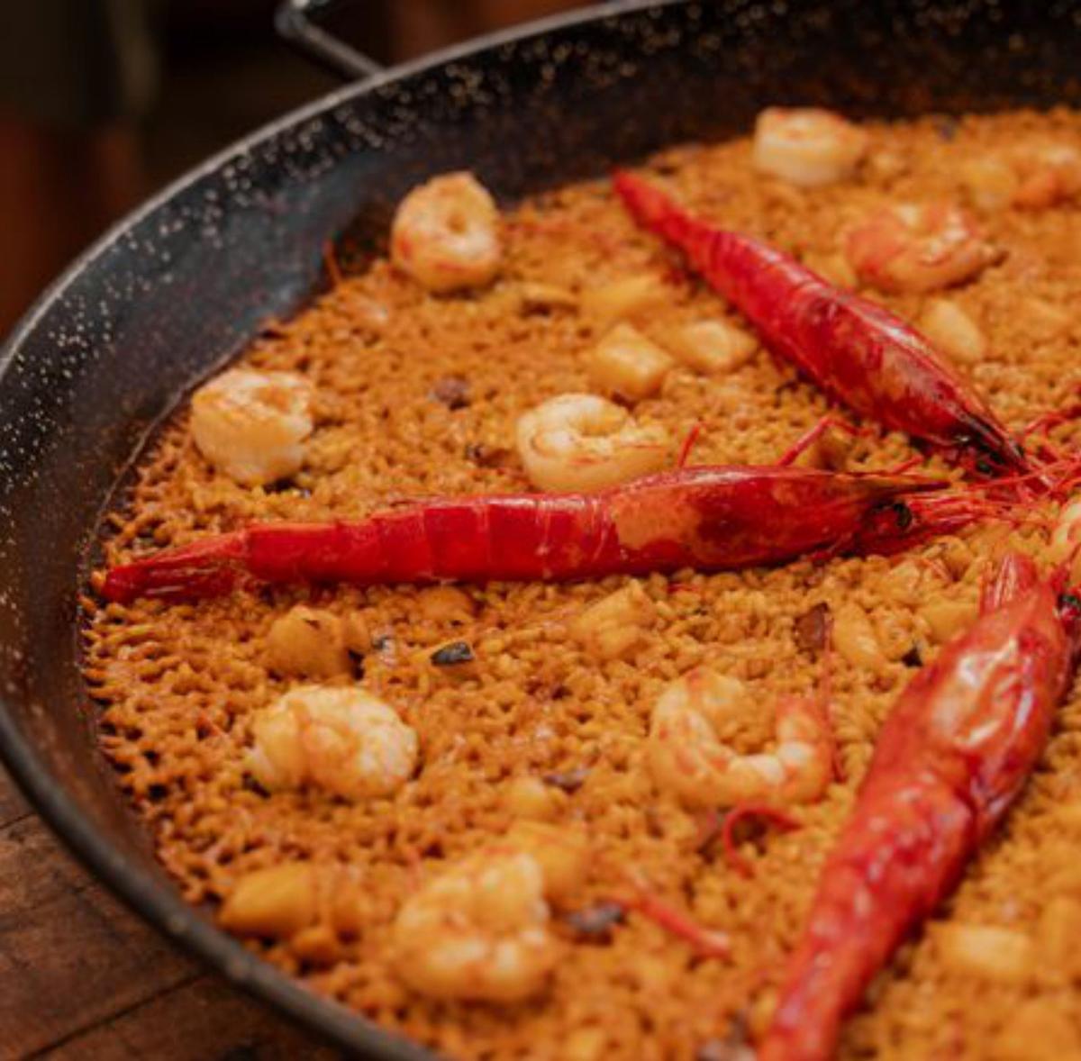 Paella de gamba roja.