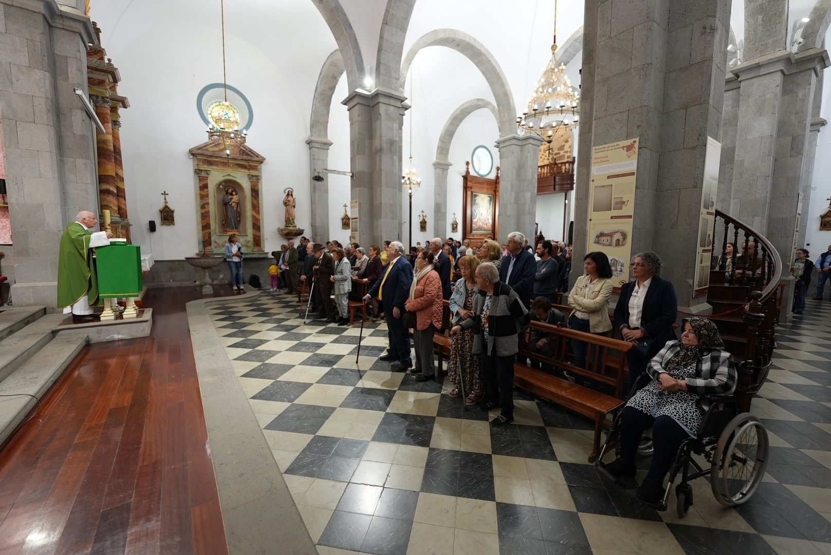 Homenaje a las personas mayores de 90 años en Valleseco