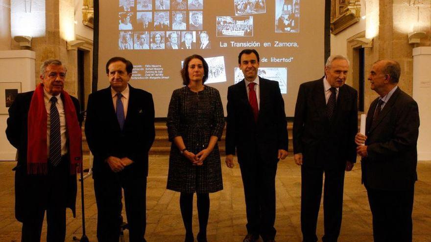 Las autoridades, en la presentación del documental en Zamora