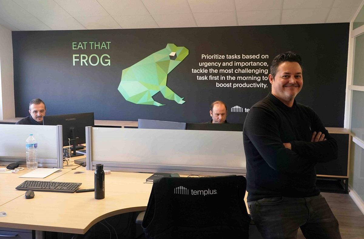 Jesús Langa, responsable de Templus en la Zona Sur, en el centro de datos de la compañía en Málaga.