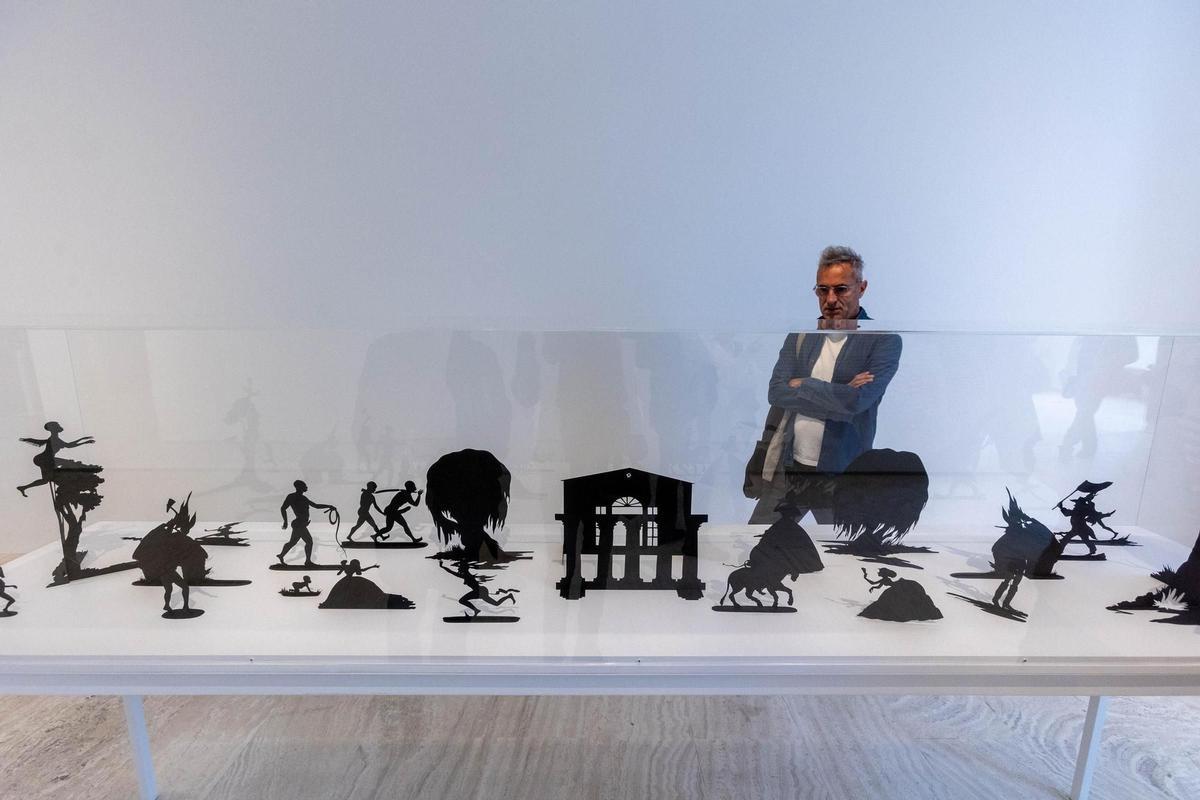 Exposición de la artista estadounidense Kara Flower en el Museo de Arte Contemporáneo de Alicante