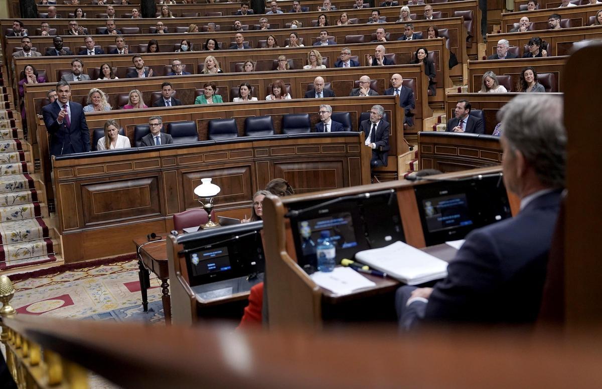 Pedro Sánchez y Alberto Núñez Feijóo, PP. Sesión de control al Gobierno en el Congreso de los Diputados.