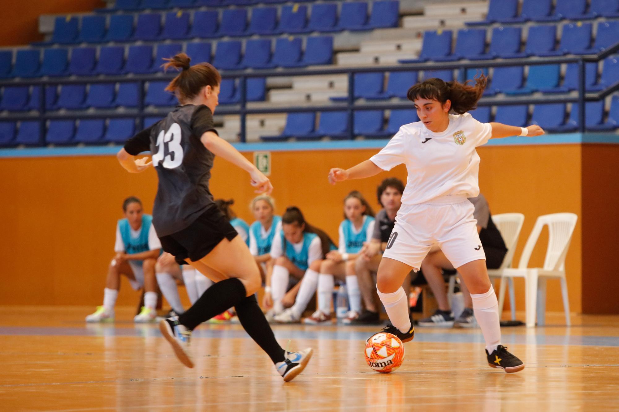 Partido entre la Peña Deportiva y el CFS Les Glòries de fútbol sala femenino.