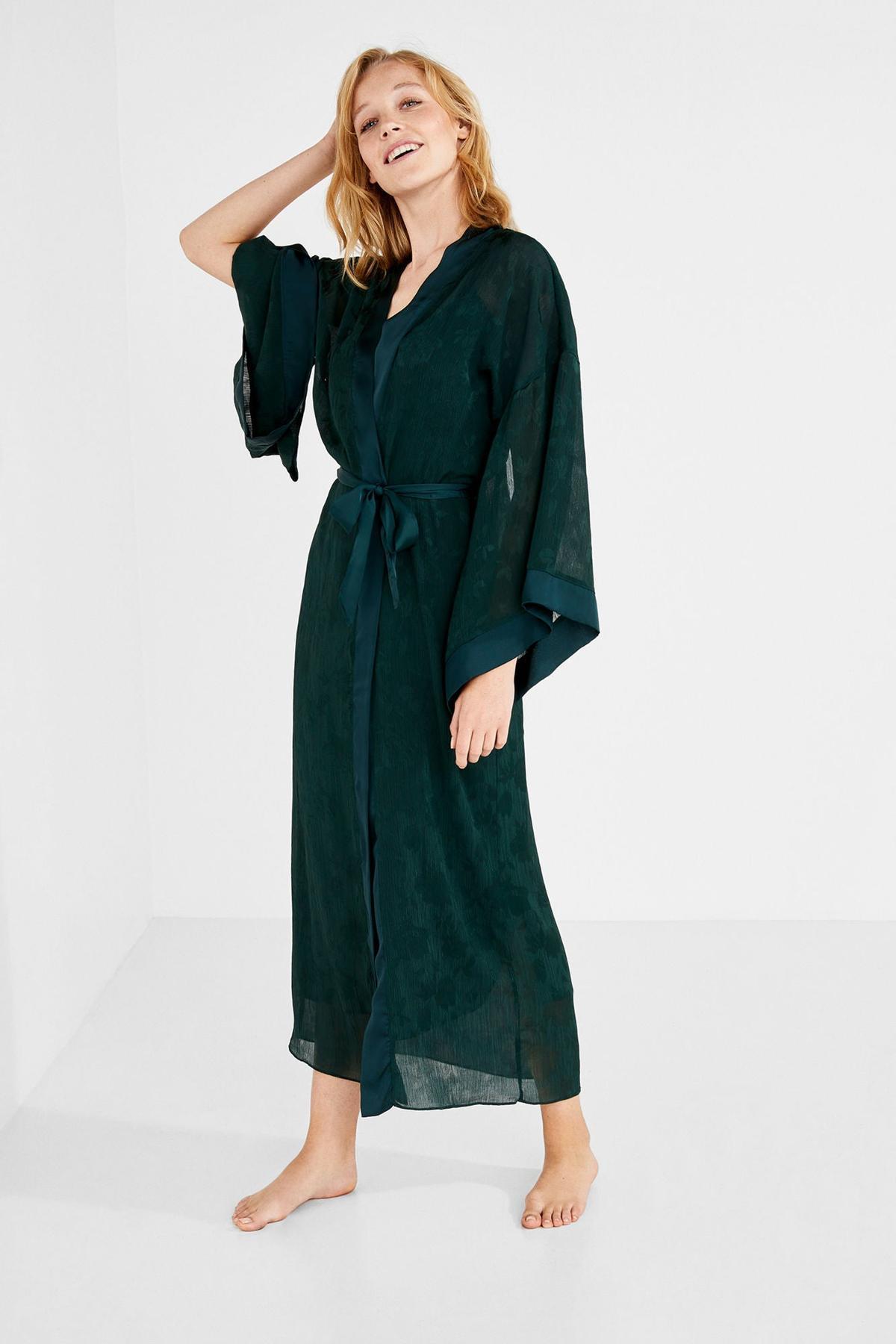 Kimono verde de Women Secret como el de Ana Guerra