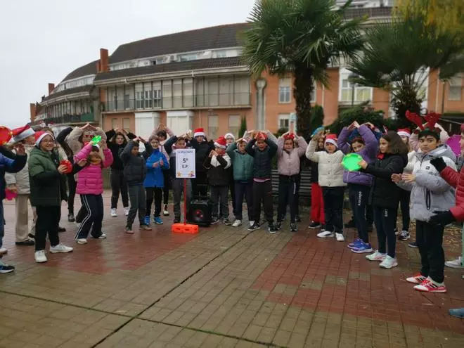 GALERÍA | Los escolares de La Vega de Benavente celebran la Navidad
