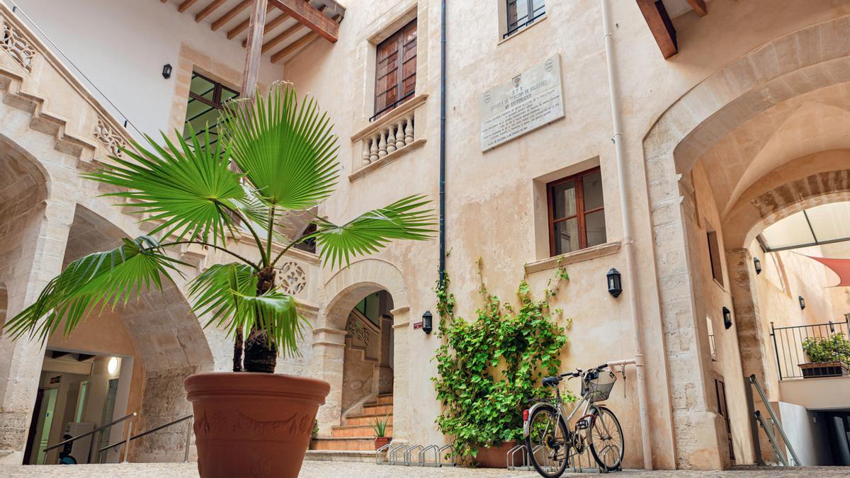 El Centro de Educación Superior Felipe Moreno-Nebrija ha comenzado este curso con su cambio de adscripción a la prestigiosa Universidad de Nebrija (Madrid).