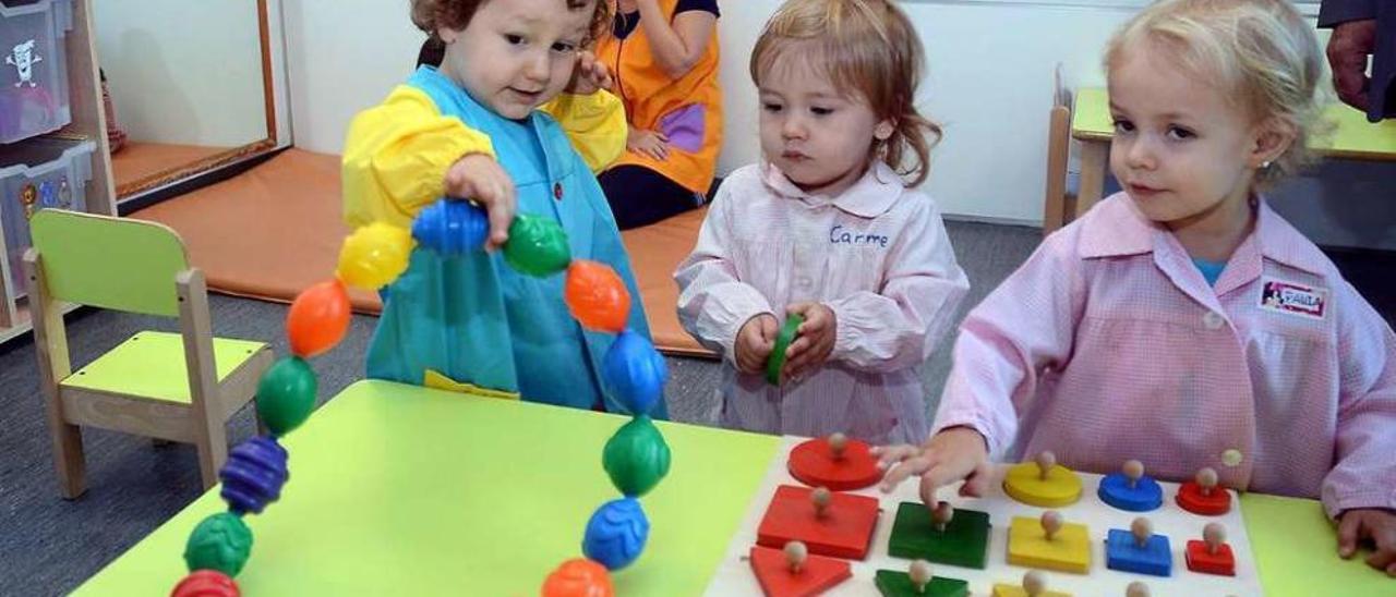 Alumnos de la escuela infantil de la Xunta, en la jornada de ayer. // Rafa Vázquez