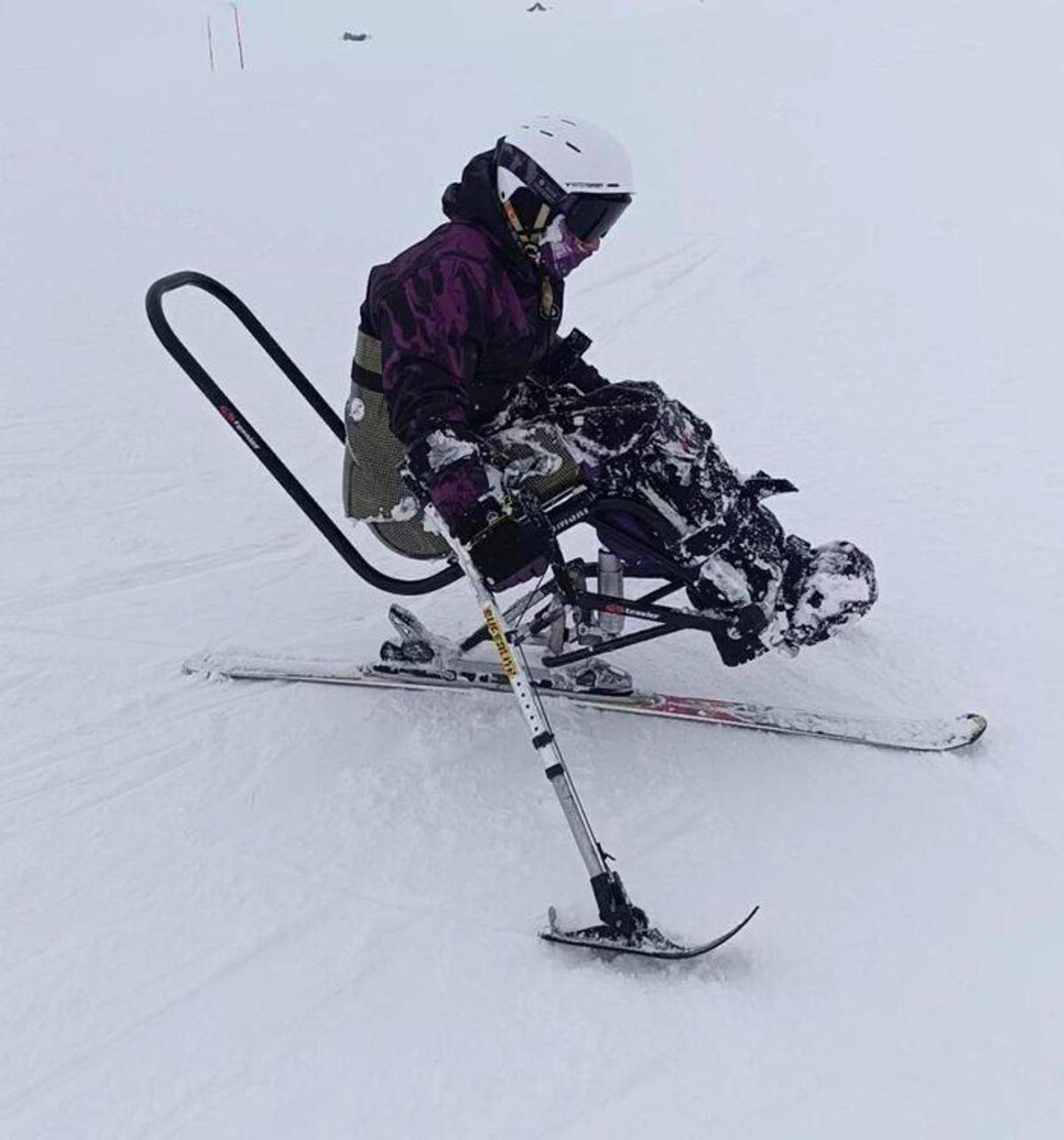 Julen Álvarez, esquiando en Sierra Nevada.