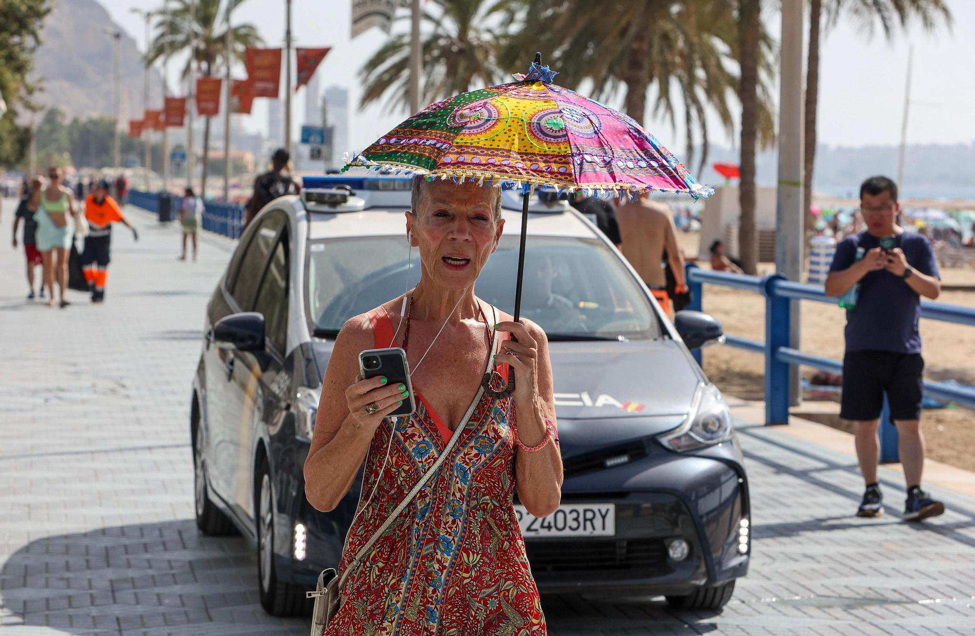 Mil maneras de protegerse del sol cuando el calor "aprieta" en la provincia de Alicante