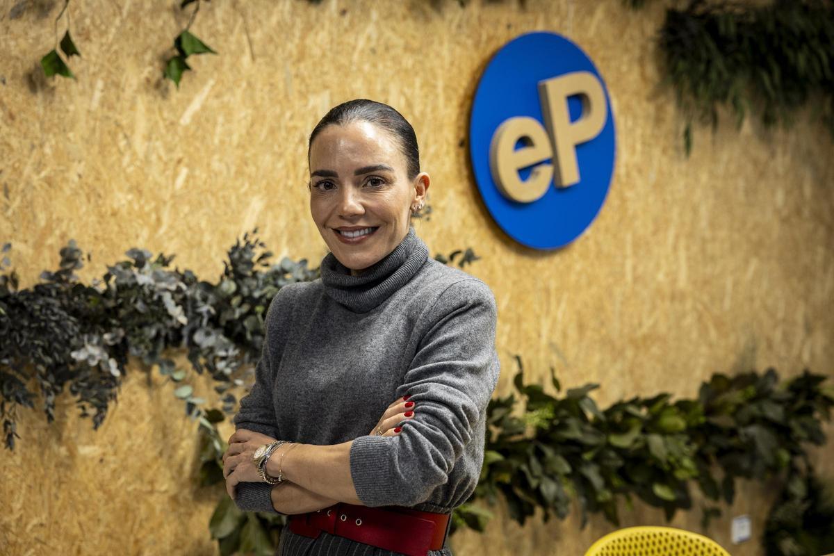 Paula Ordovás presenta en Zaragoza su libro 'La chica de los ojos marrones'.