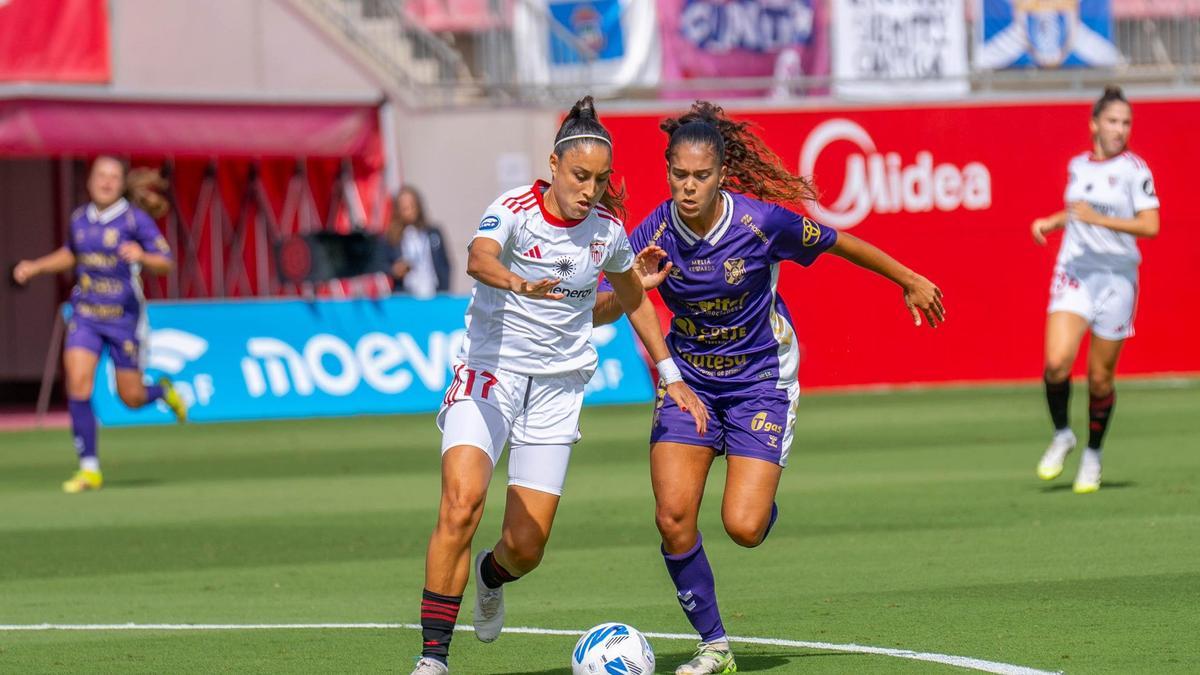El CD Tenerife Femenino goleó por 0-4 al conjunto andaluz en la Liga F.