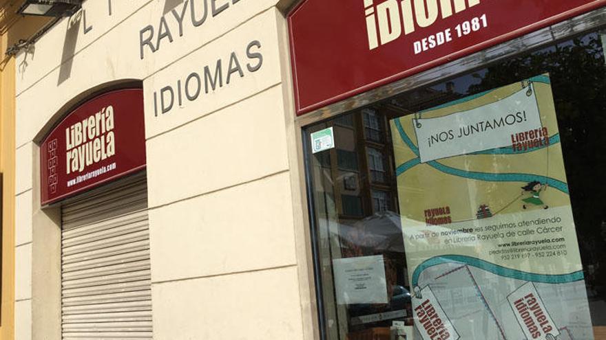 Exterior de Rayuela idiomas, en la plaza de la Merced.