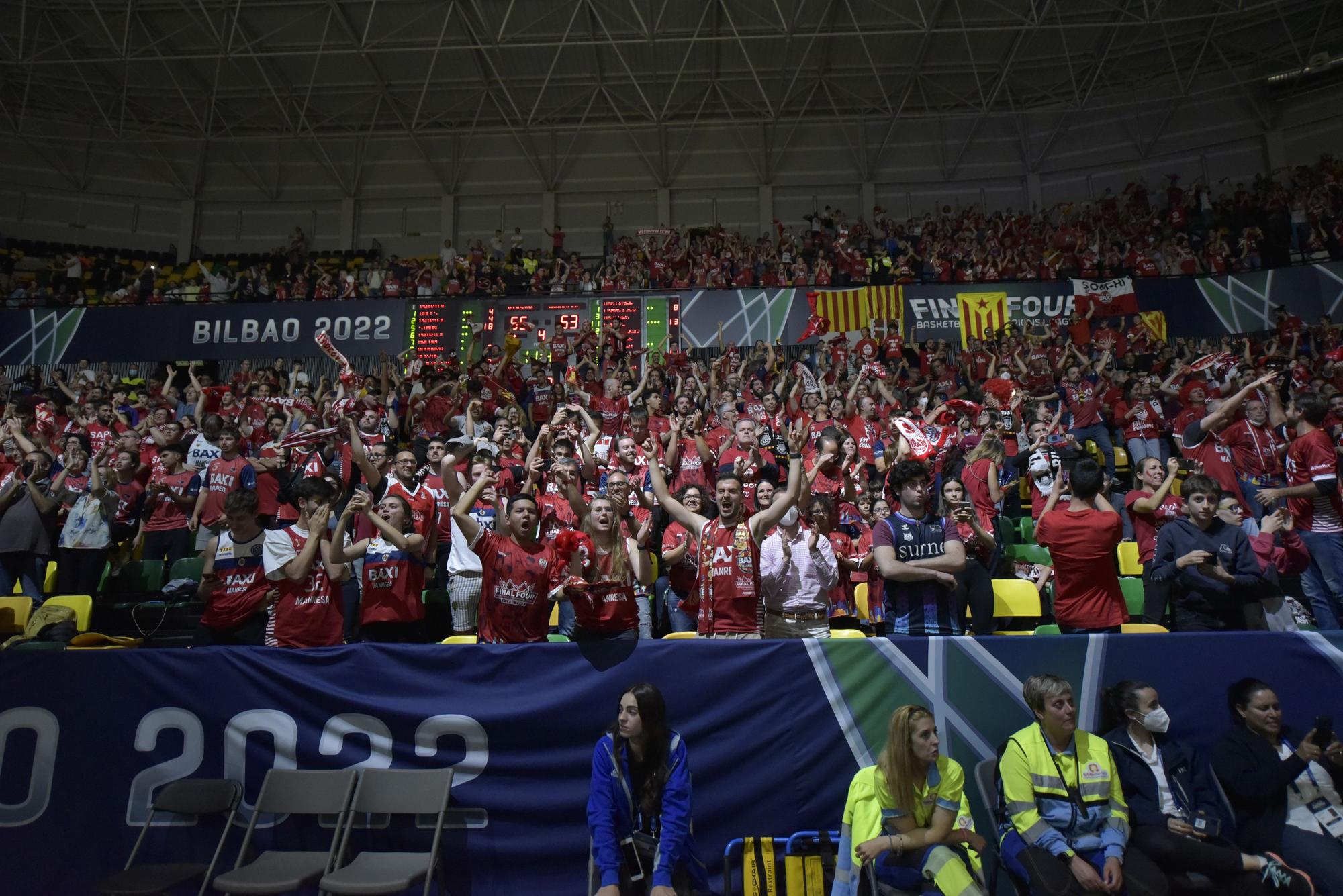 Una afició bolcada dona el seu escalf al Baxi Manresa en la semifinal de la Basketball Champions League