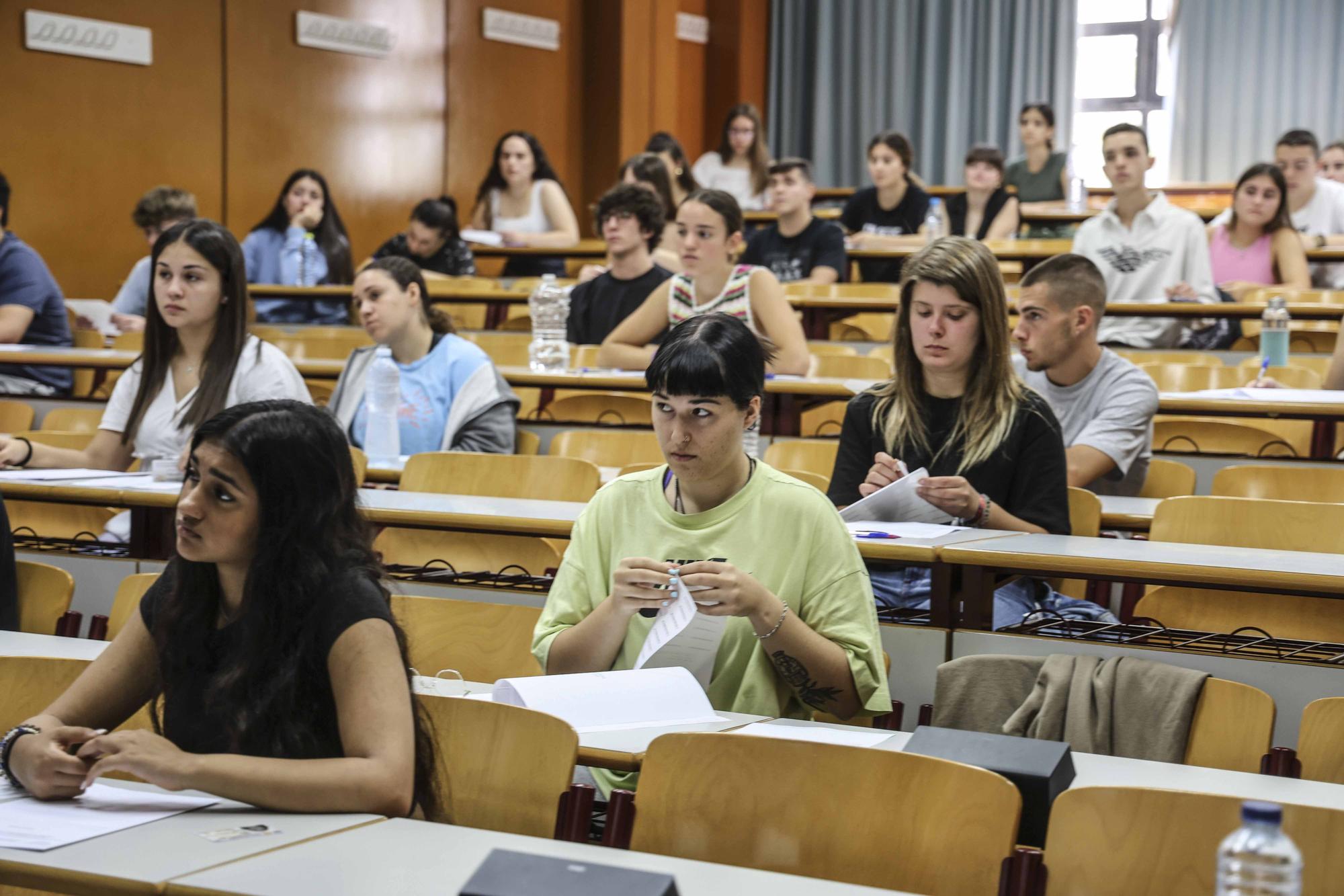 Primer día de la Selectividad 2023 en la Universidad de Alicante