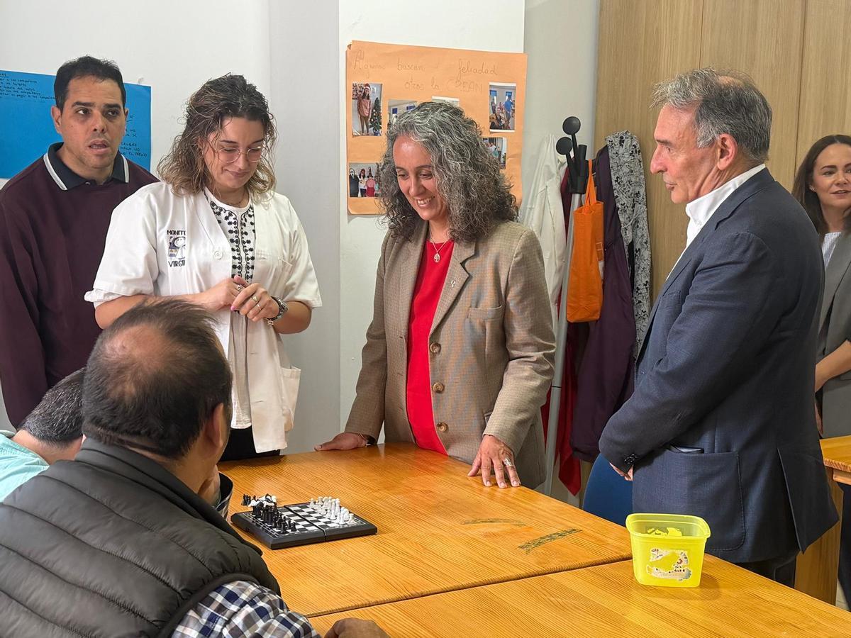 Rosa Rodríguez, este miércoles, en Fuente Palmera con el diputado nacional por Córdoba Enrique Santiago.