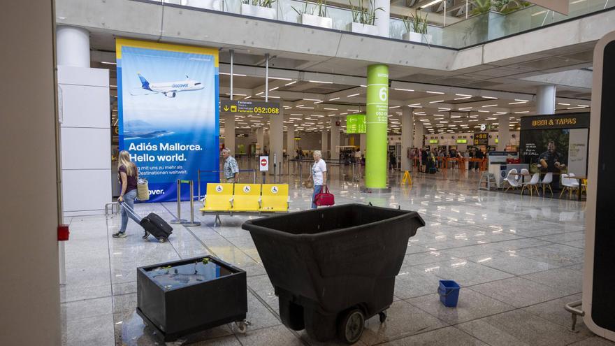 Aena justifica la inundación del aeropuerto de Palma por las obras en marcha