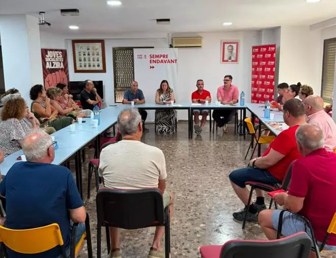La secretaria general del PSPV de Alzira se aparta para evitar una lucha en primarias y deja paso a su número dos