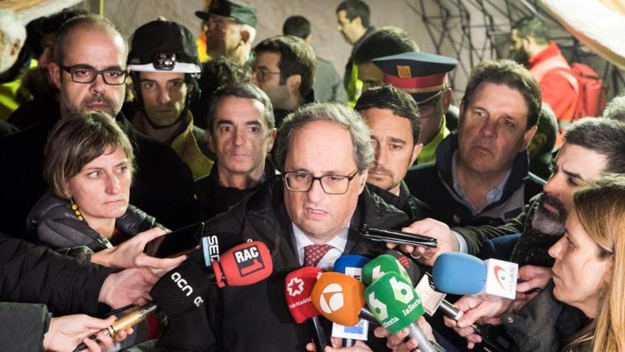 El president Torra atenent els mitjans a Castellgali
