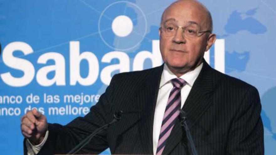 El presidente del Banco Sabadell, Josep Oliu, durante una comparecencia pública.