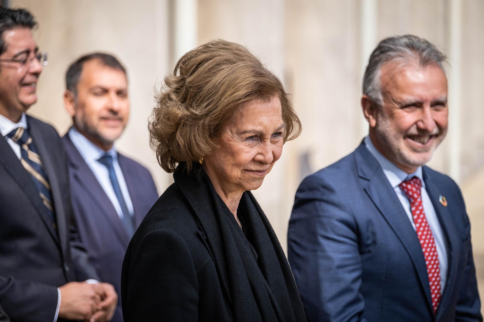 La Reina Emérita Doña Sofía los Bancos de Alimentos de Santa Cruz de Tenerife y La Palma