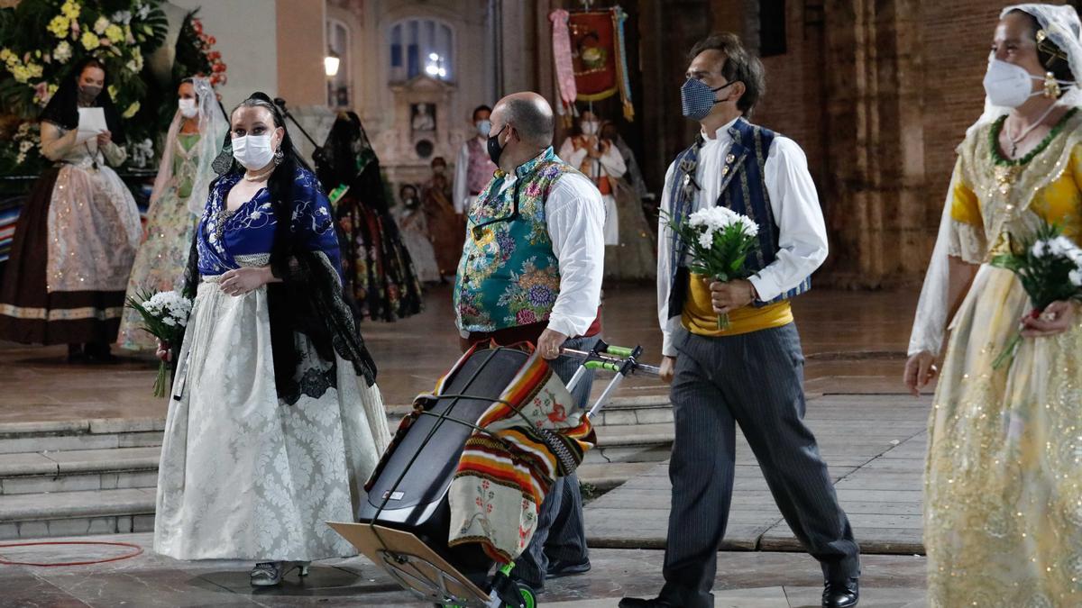 Búscate en el primer día de Ofrenda por las calles del Mar y Avellanas entre las 20:00 y 21:00 horas